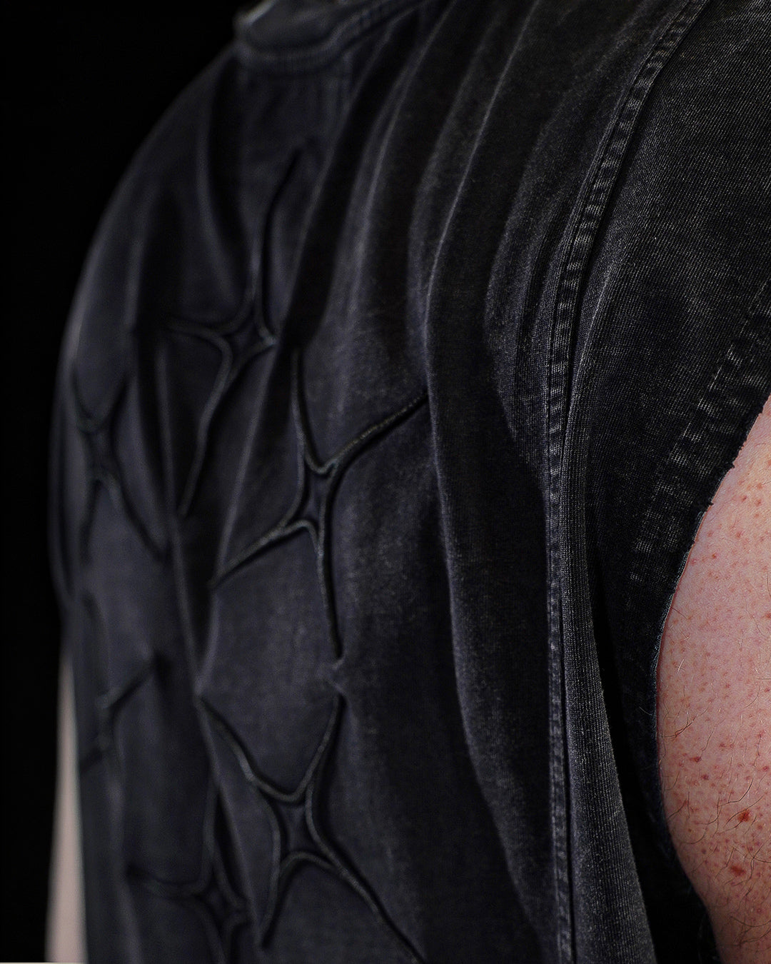 ILLUSION OF VOID TANK TOP-thumbmail-7
