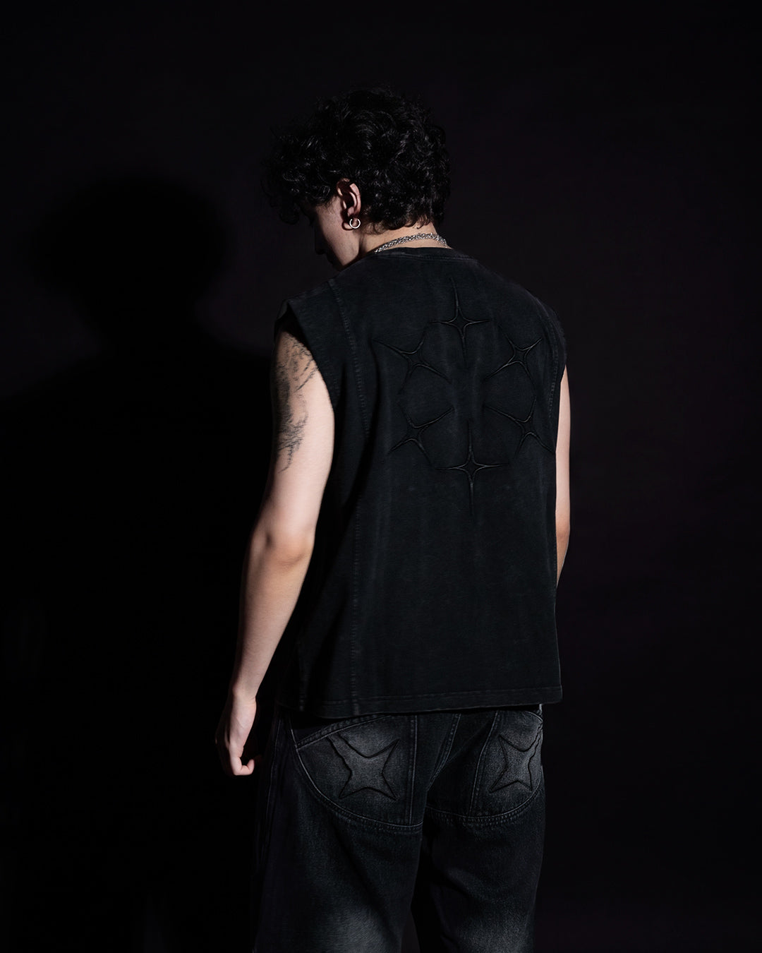 ILLUSION OF VOID TANK TOP-thumbmail-3